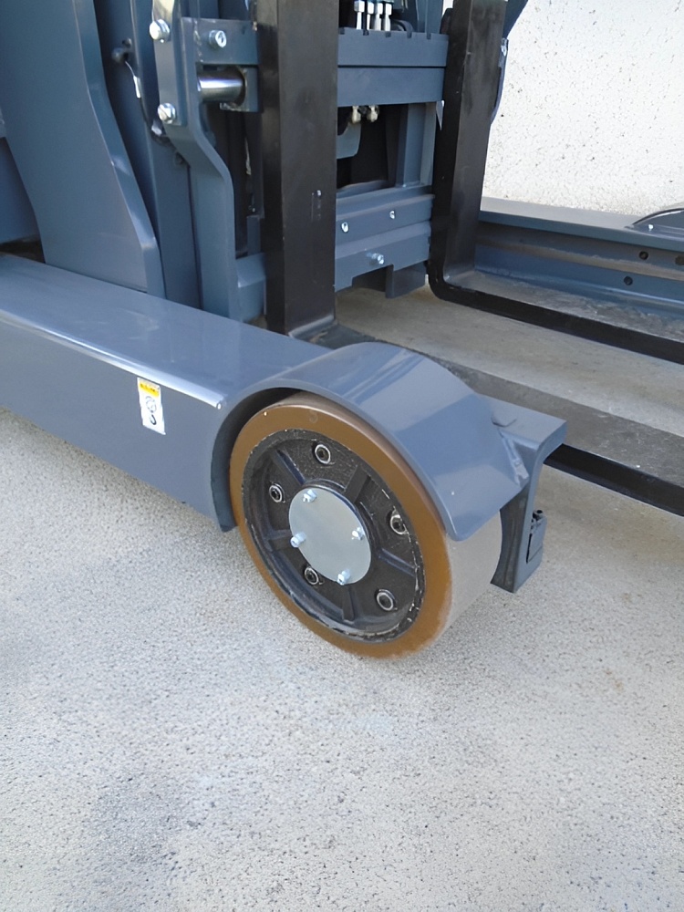Ричтрак Aurora Forklift CQD20-GB2SHD, 2т, электрический, Li-ion